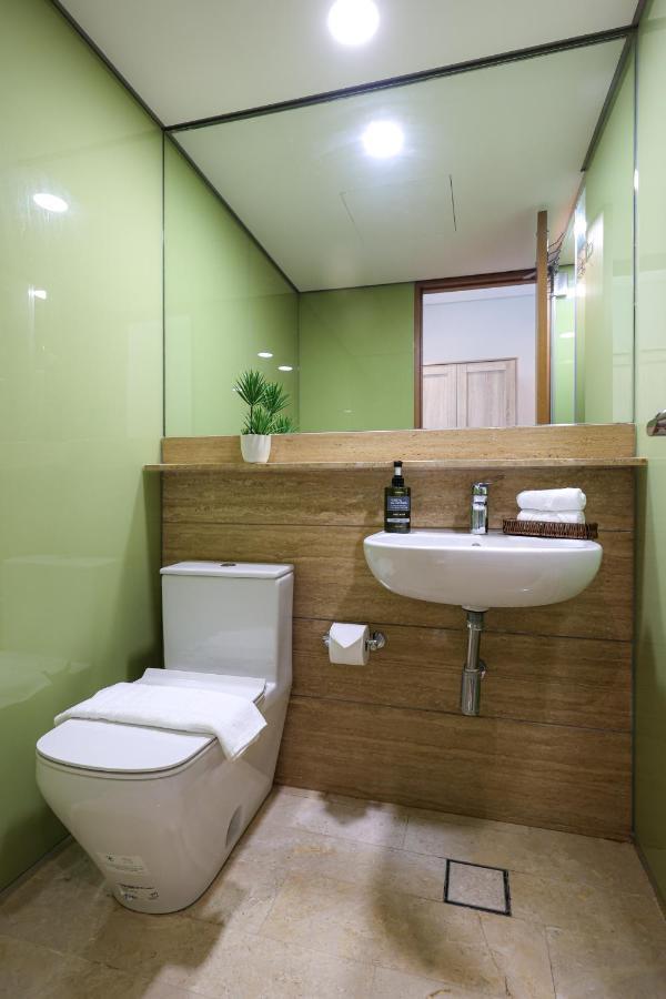 Sky Suite Klcc, Calm Sojourn Kuala Lumpur Bagian luar foto